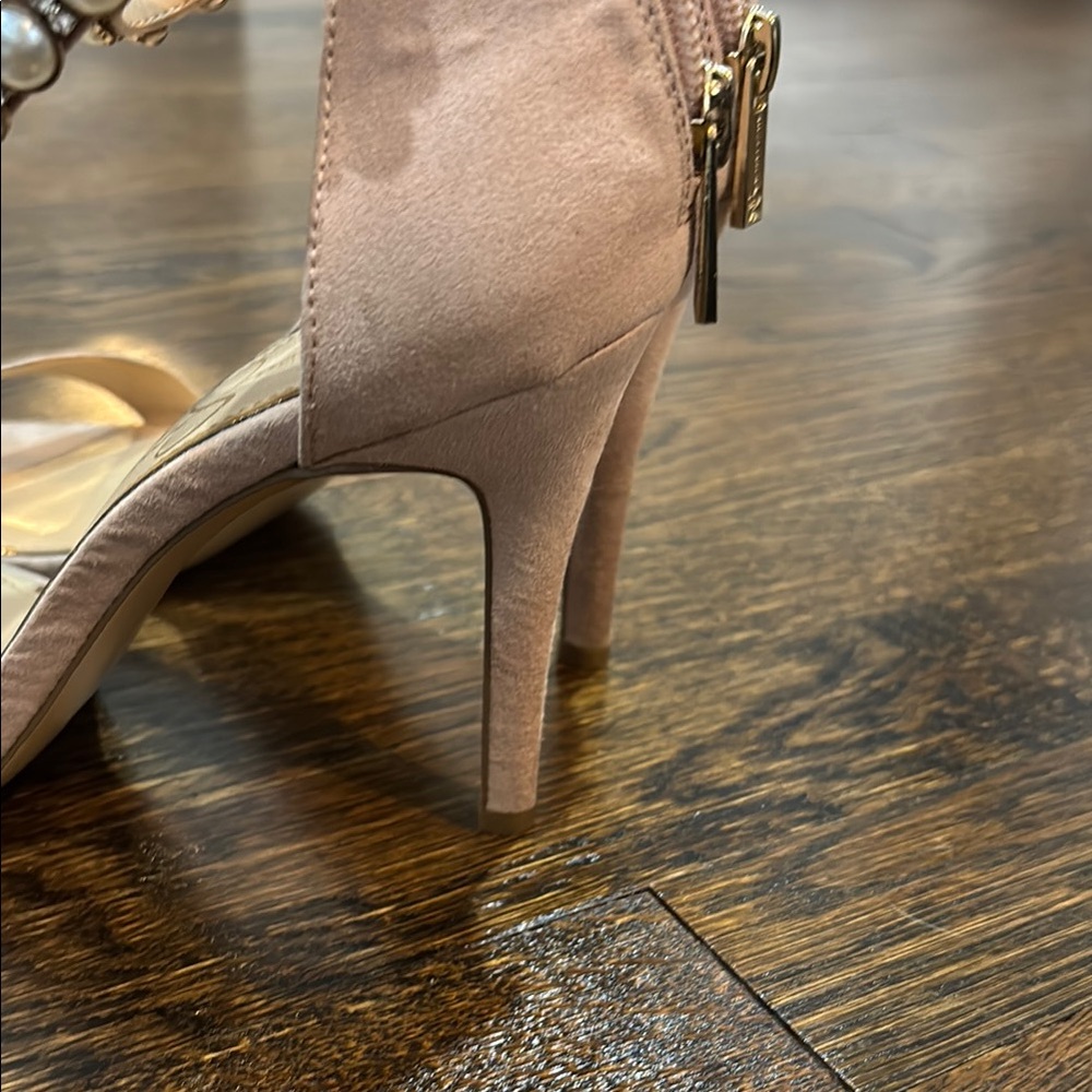 Elegant Pink Heeled Sandals with Pearl Accents - Picture 5 of 7